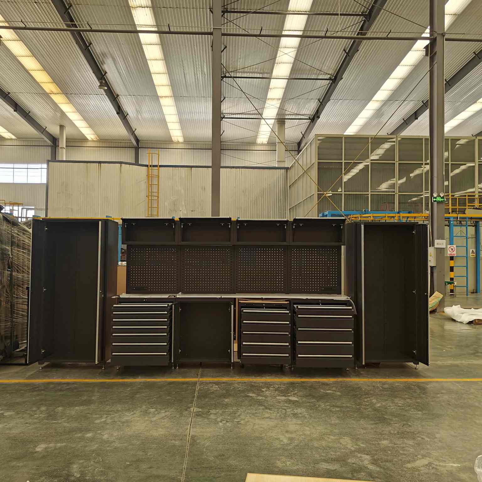 Black Heavy Duty Garage Cabinet Combination