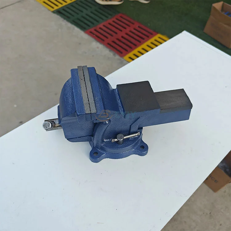 Robust benkevise